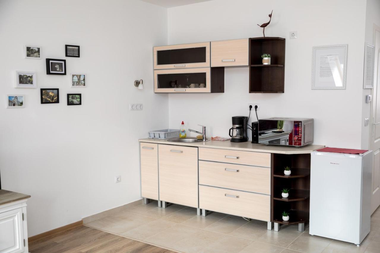 Kossuth Apartmanhaz Tata Extérieur photo