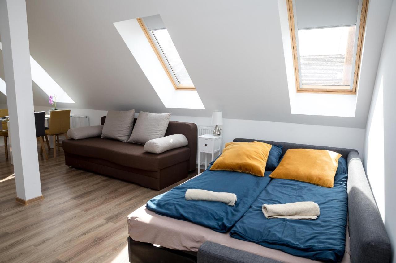 Kossuth Apartmanhaz Tata Extérieur photo